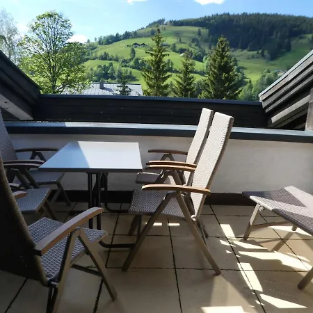 Penthouse An Skipiste Mit Hochkoenigcard Skiin Skiout *